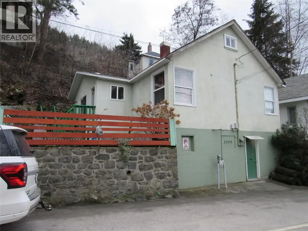 2000 Topping Street, Trail